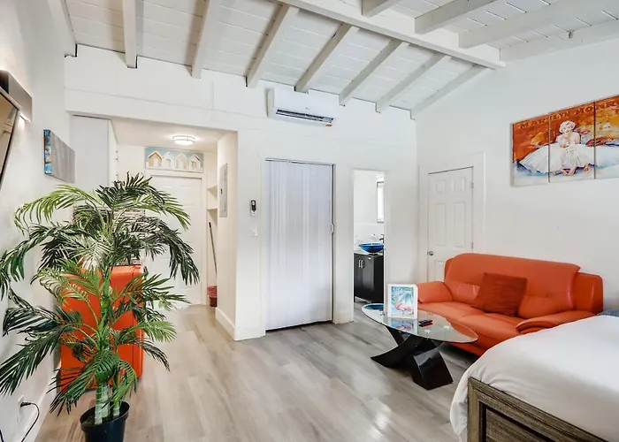 Coral Sands Boutique Lux Studio